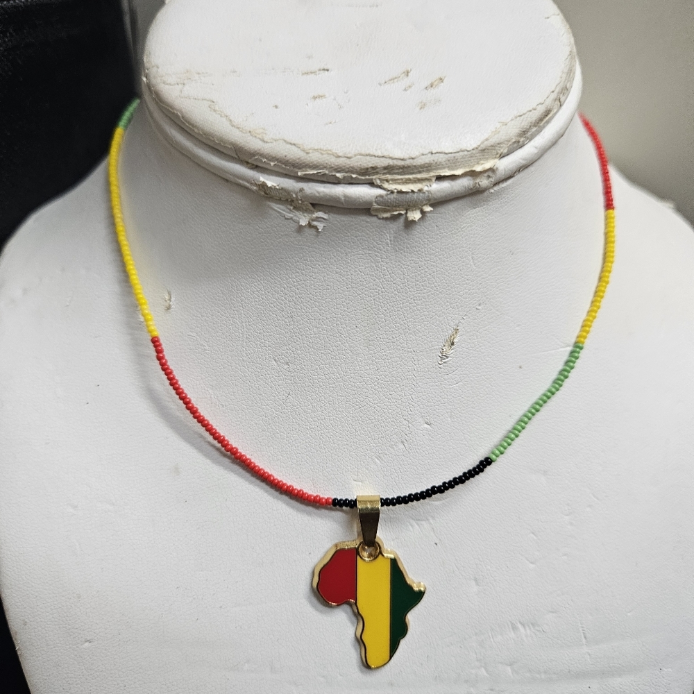 Beads Necklace with Africa pendant